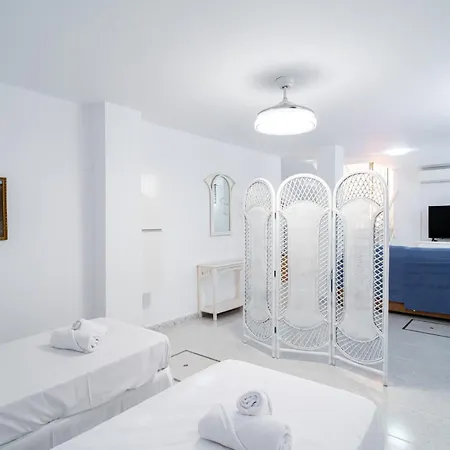 빌라 Punta Lara 15 - Private Pool & Sea Views, 네르하