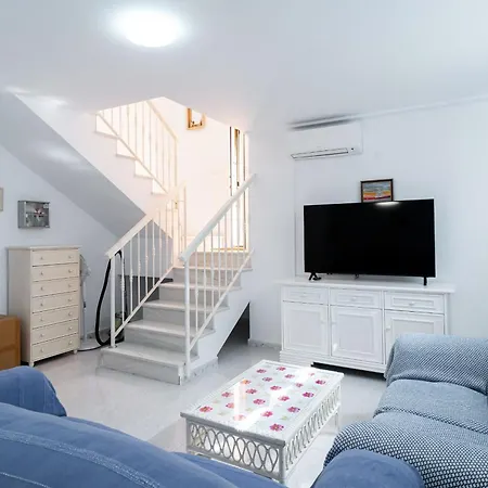 Punta Lara 15 - Private Pool & Sea Views, 빌라