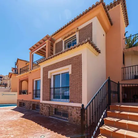 Punta Lara 15 - Private Pool & Sea Views, 네르하